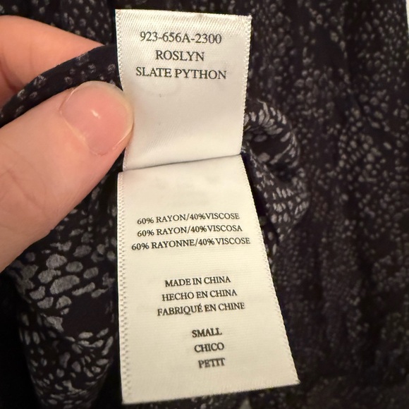 Rails Roslyn Slate Python Women’s Long Sleeve Blouse - Picture 12 of 15